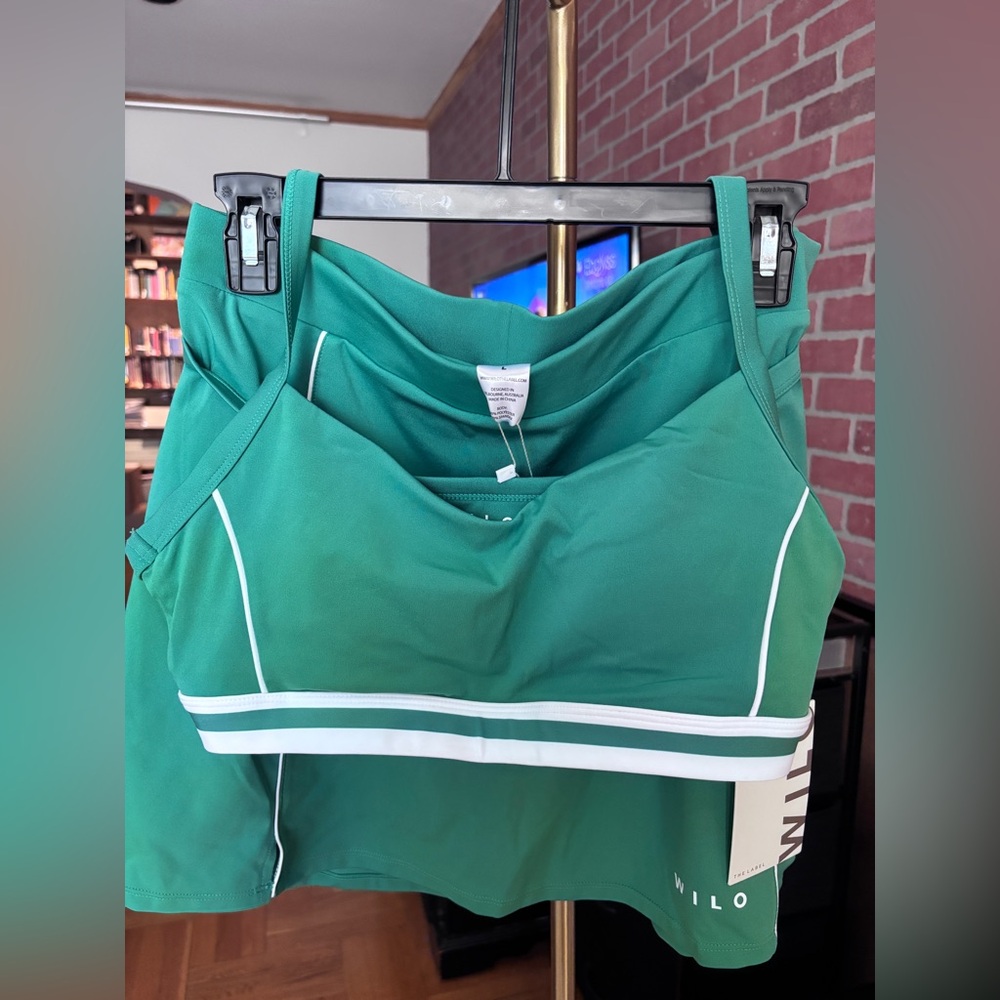 WILO Green Athletic Sports Bra & Tennis Skort Set - Size L